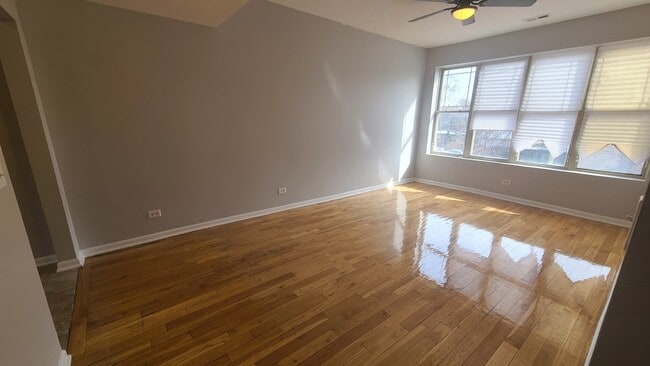 Photo - 612 E Marquette Rd
