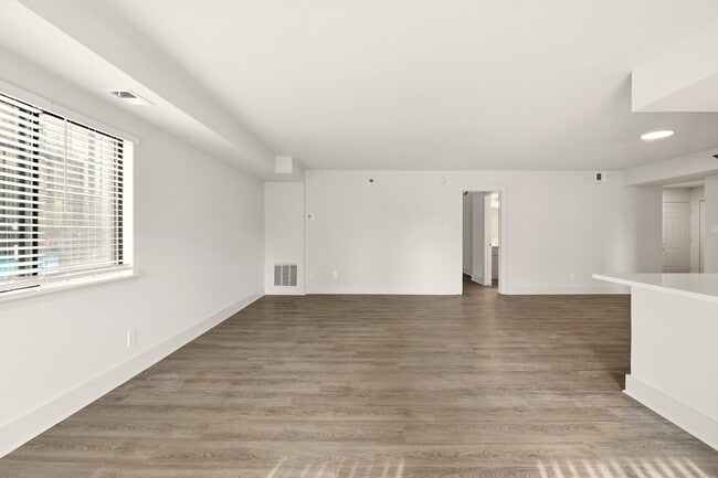 Photo - Cortland on South Eads