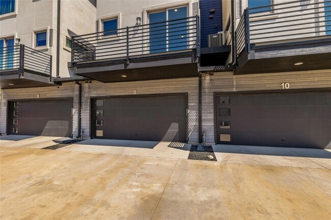 Photo - 1417 Kramer Ln Unit 9