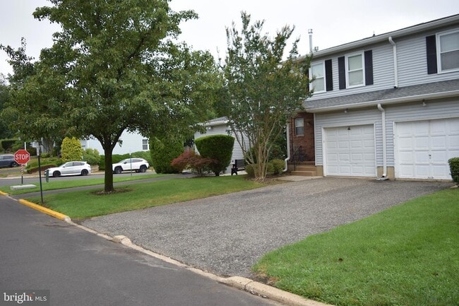 Photo - 99 Brookview Cir