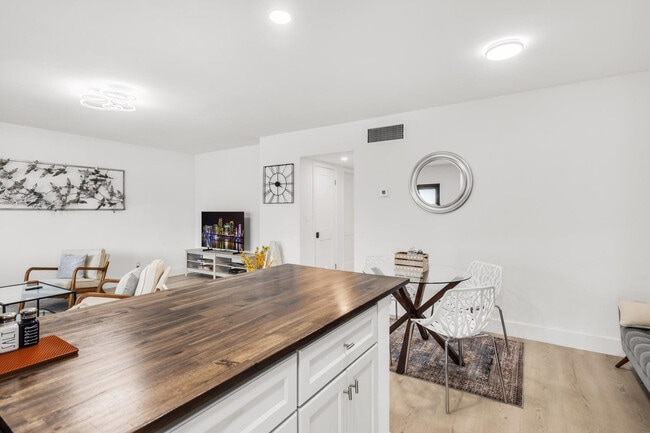 Photo - 1634 SW 4th Ave Unit ID1049798P