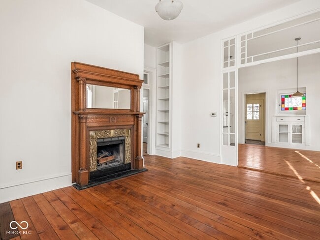 Photo - 1118 E St Clair St