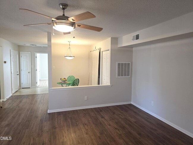 Photo - 2811 Edridge Ct Unit 202