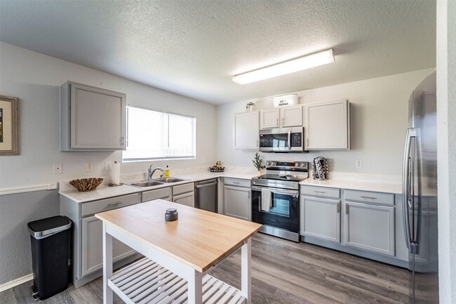 Photo - 9844 Sparrow Hawk Ln