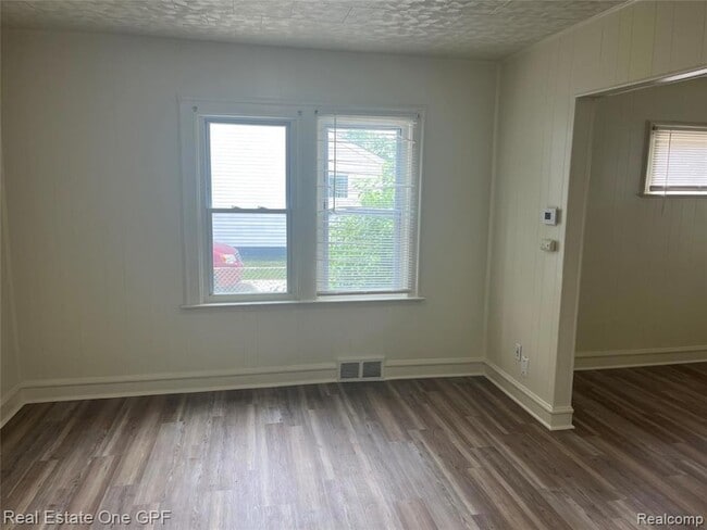 Photo - 8242 Maxwell Ave