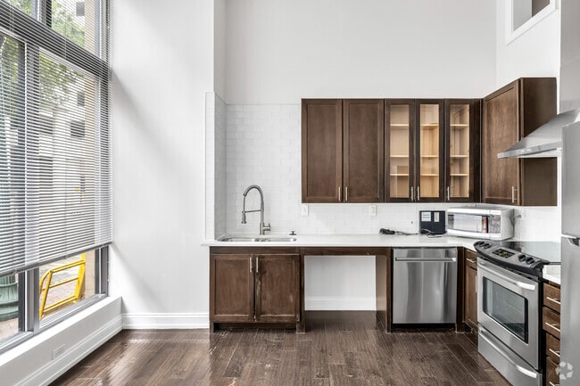 1BR, 1BA - 563SF - Harvard - Kitchen - The Law Building