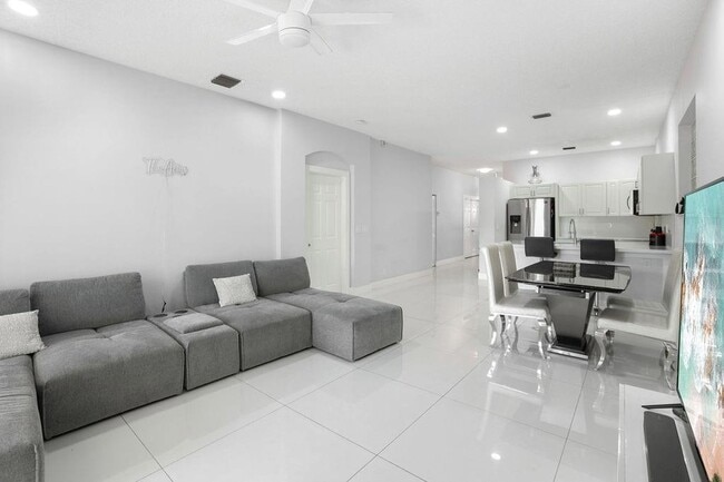 Photo - 4812 NW 19th St