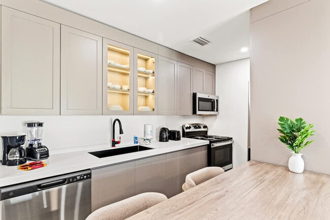 Photo - 8115 Thomas Dr Unit ID1354981P