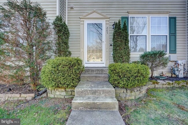 Photo - 265 Cherry Tree Square