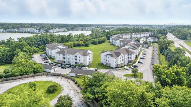 Step outside enjoy green spaces built for you. - Riverchase Apartments