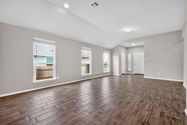 Photo - 128 Shugart St