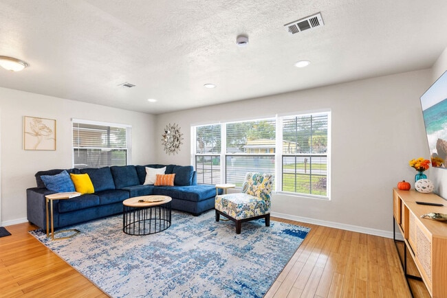 Building Photo - 4107 W Grace St Unit SI ID1626361P