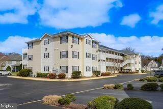 Building Photo - 17293 King Philip Way Unit 10