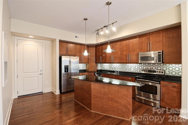Building Photo - 4625 Piedmont Row Dr Unit 402