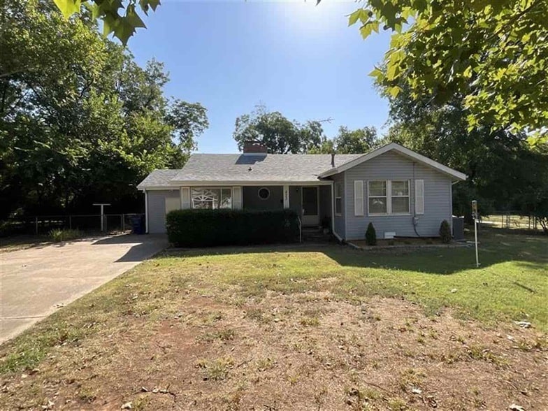 Photo - 823 S Blakely St