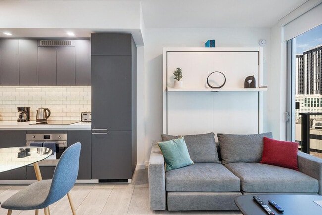 Building Photo - 227 NE 2nd St Unit FL16-ID1261241P