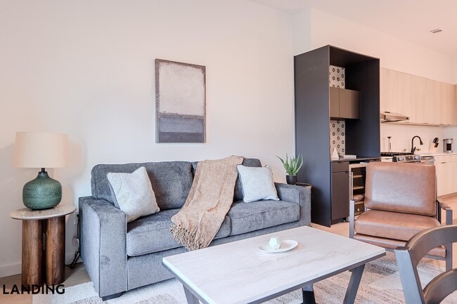 Building Photo - 2623 Keene St Unit 423