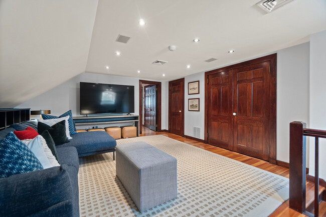 Photo - 91 Algonquin Rd Unit SI FL3-ID1262033P