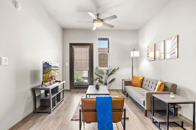 Building Photo - 7200 N 91st Ave Unit ID1014533P