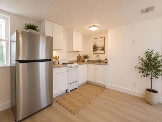 Photo - 401 E Columbus Dr Unit 2