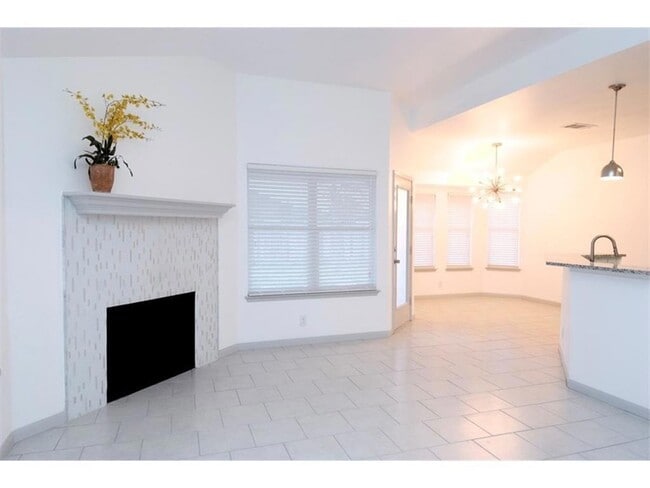 Photo - 107 Tanglewood Ln