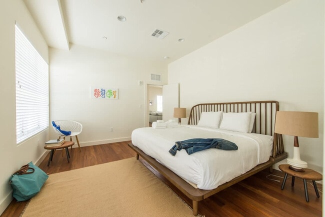 Photo - 701 4th St Unit ID1320732P