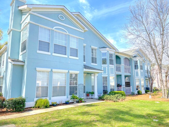 Photo - Legacy Oaks at Spring Hill Apartments