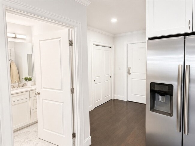 Photo - 728 E Broadway Unit 205