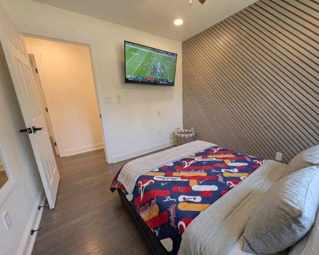 Photo - 145 Melinda Way SE Unit SI ID1536680P