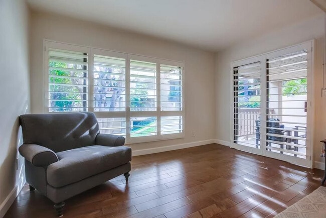 Building Photo - 561 S Sierra Ave Unit ID1255601P