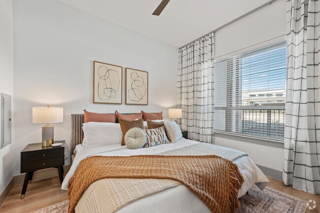 1BR, 1BA - 729SF A3 - Paloma Village