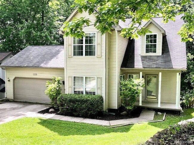 Building Photo - 911 Old Hickory Ln