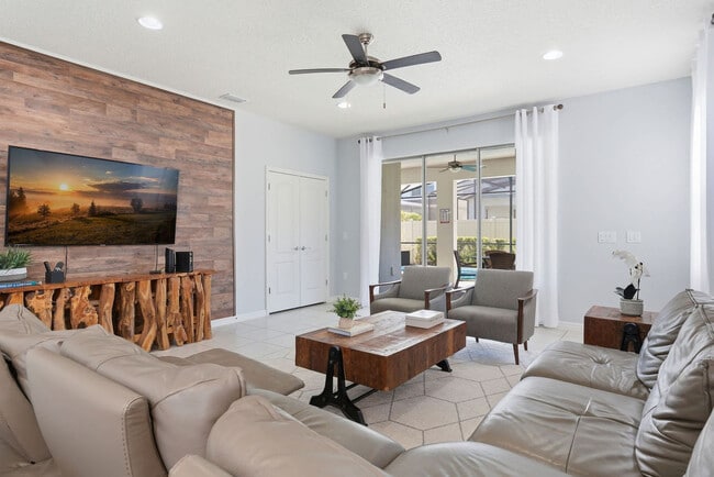 Building Photo - 8914 Zurich Ln Unit ID1337872P