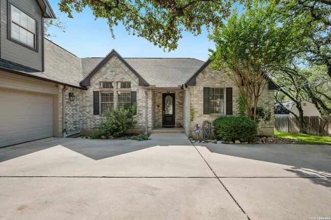 Photo - 109 Trailcrest St