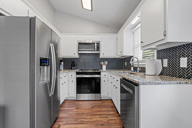 Photo - 13 Huntcliff Dr Unit ID1234829P