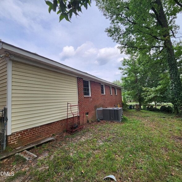 Photo - 1208 Thames Ct
