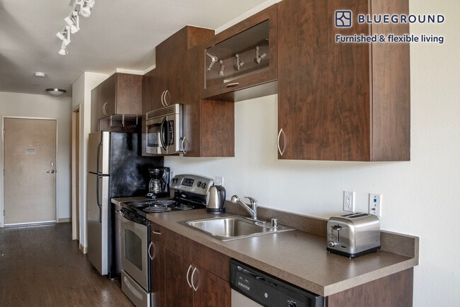 Photo - 3920 Stone Way N Unit SI FL5-ID625