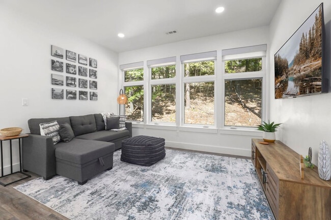 Photo - 15 Dearhurst Rd Unit ID1221890P