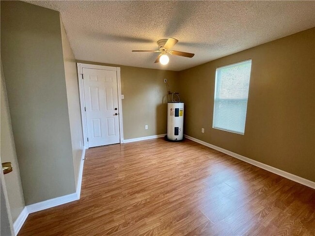 Photo - 2122 Stander Pl