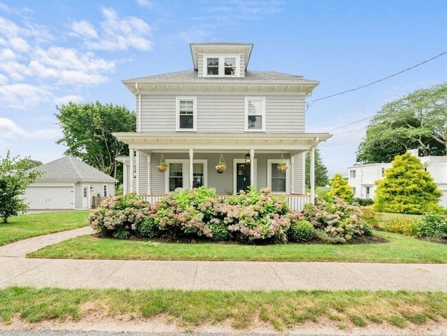 Building Photo - 548 Elm St