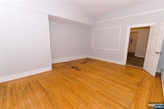 Photo - 154 Undercliff Ave Unit 1