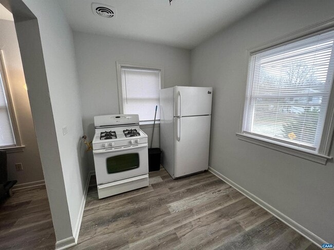 Photo - 301 7th St SW Unit A