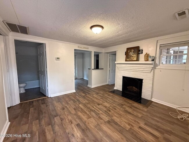 Photo - 235 N Pecan St