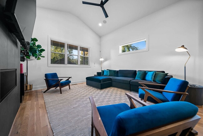 Photo - 1102C Buchanan St Unit ID1312342P