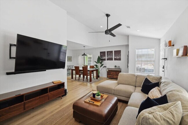 Photo - 1909 California Dr Unit ID1019615P