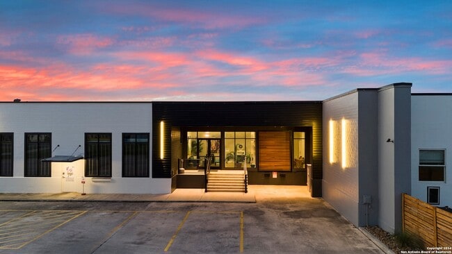 Photo - 3363 E Commerce St