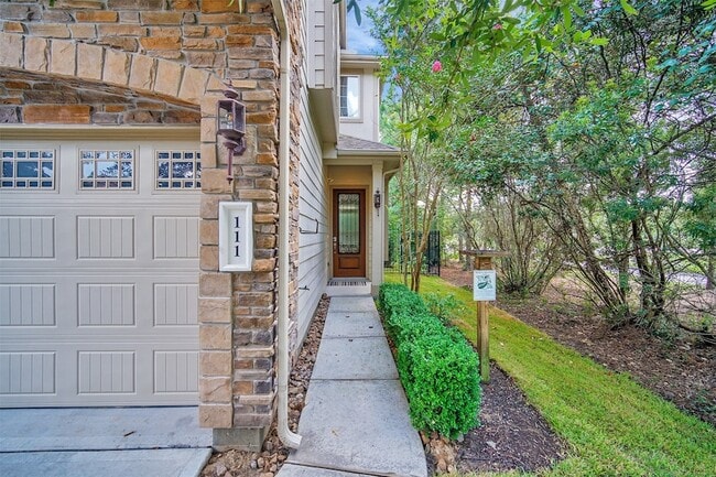 Photo - 111 Aventura Pl