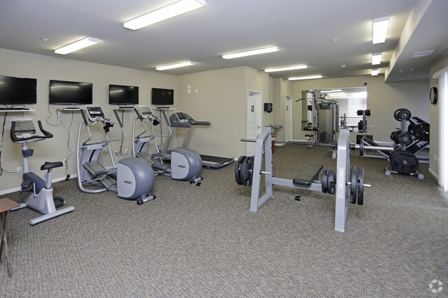 Fitness Center - Brookledge Apartments