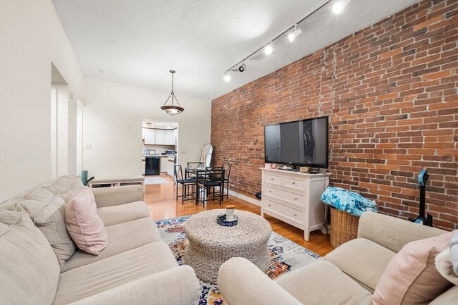 Photo - 30 Peterborough St Unit H