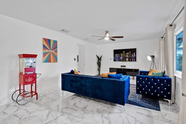 Building Photo - 2065 SW 28th Terrace Unit ID1372368P